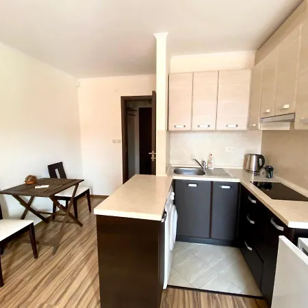Bratanov Tarantula Studio Apartment